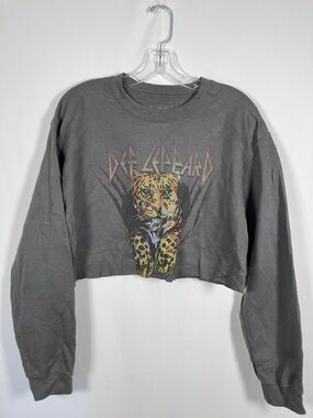 Def Leppard Charcoal Cropped Sweatshirt - Graphic Leopard Tee
